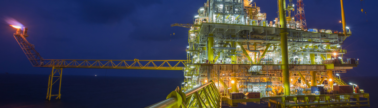 Oil and gas processing platform producing oil gas